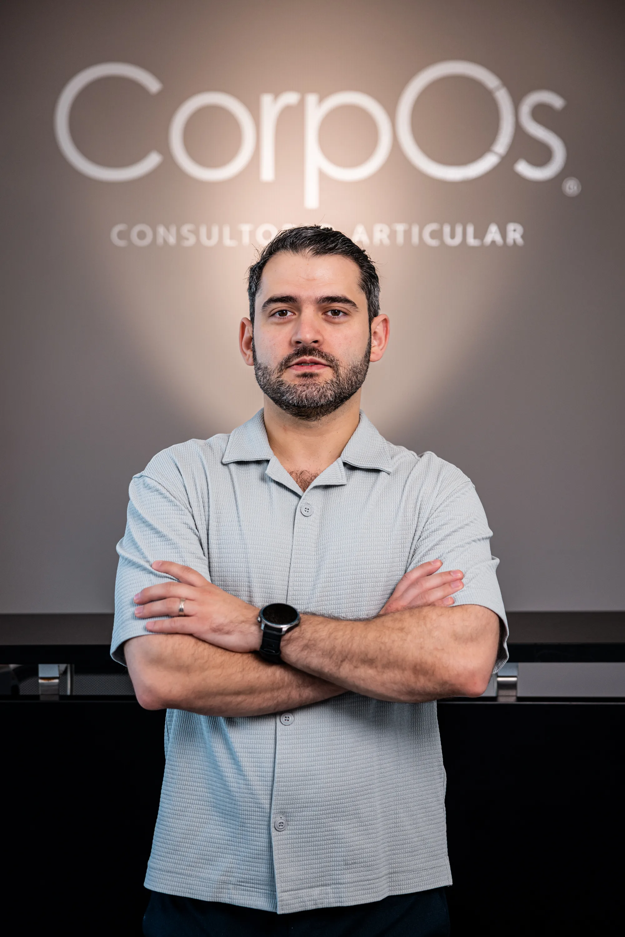 Dr. González Saldívar en CorpOs Consultorio Articular, ortopedista zona sur Monterrey